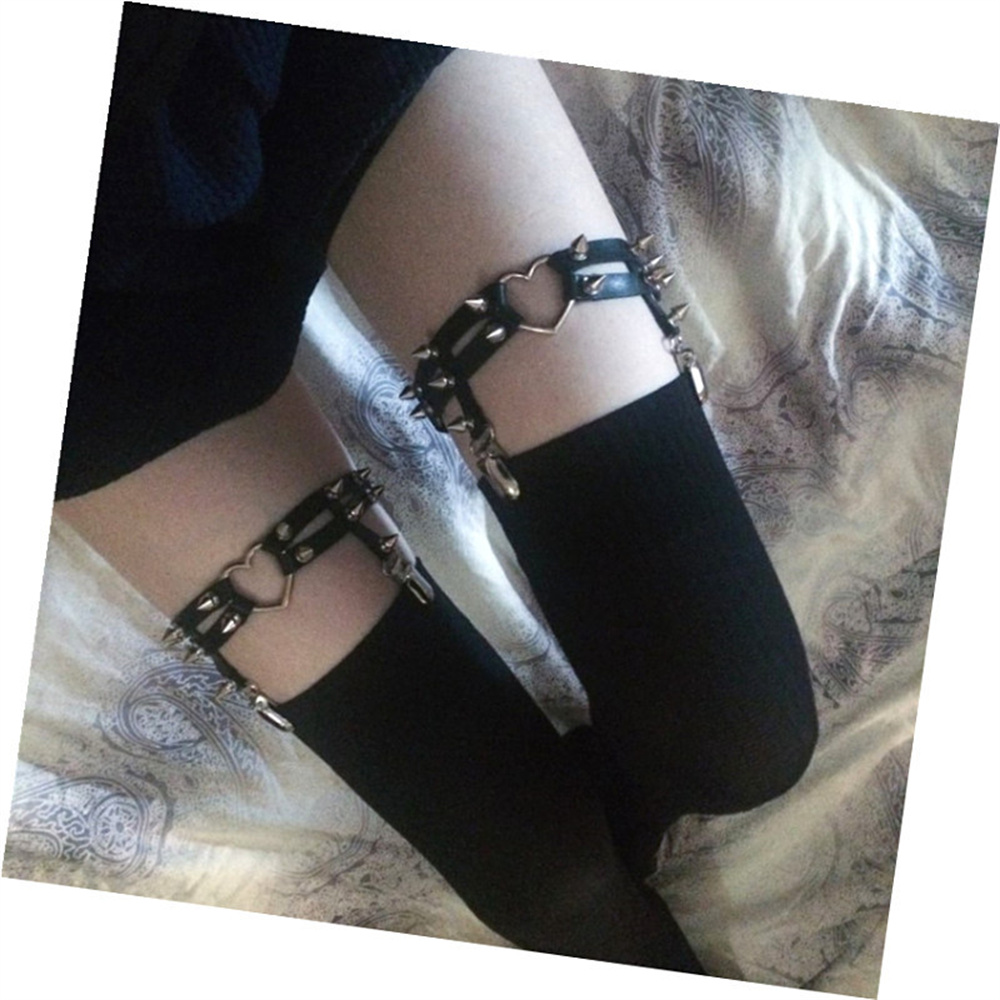 1Pcs Women Punk Goth Heart PU  - Body Jewelry Helix 评论和价格