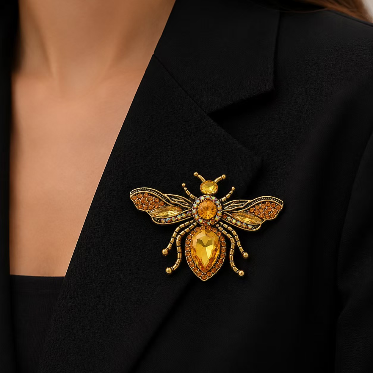 Retro gold bee brooch, yellow  - Body Jewelry Websites 评论和价格